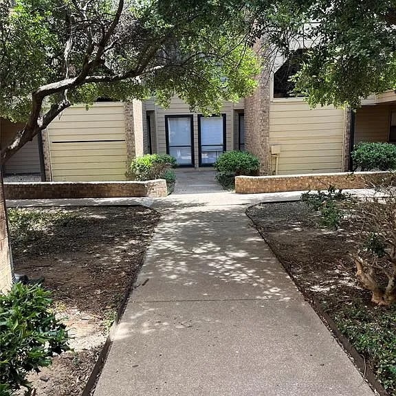 Walkway to Building 2 - 3022 Forest Ln