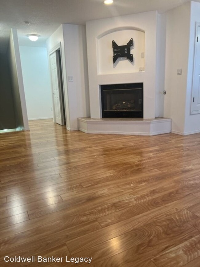 Building Photo - 2 br, 2 bath House - 10815 Tranquillo Rd NE