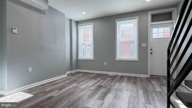 Building Photo - 163 W Palmer St