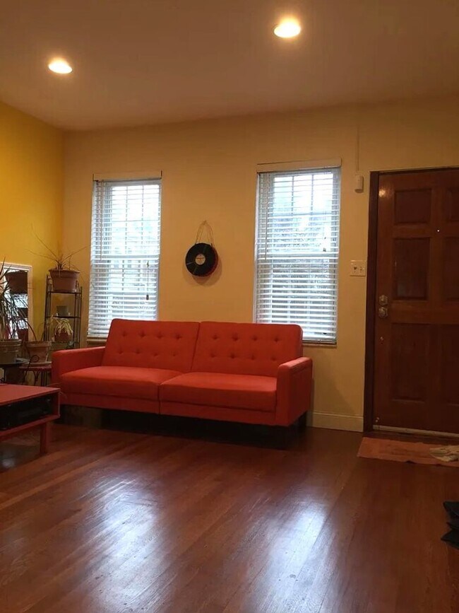 Foto del edificio - Stunning 2-Bedroom Townhome in Fishtown! A...