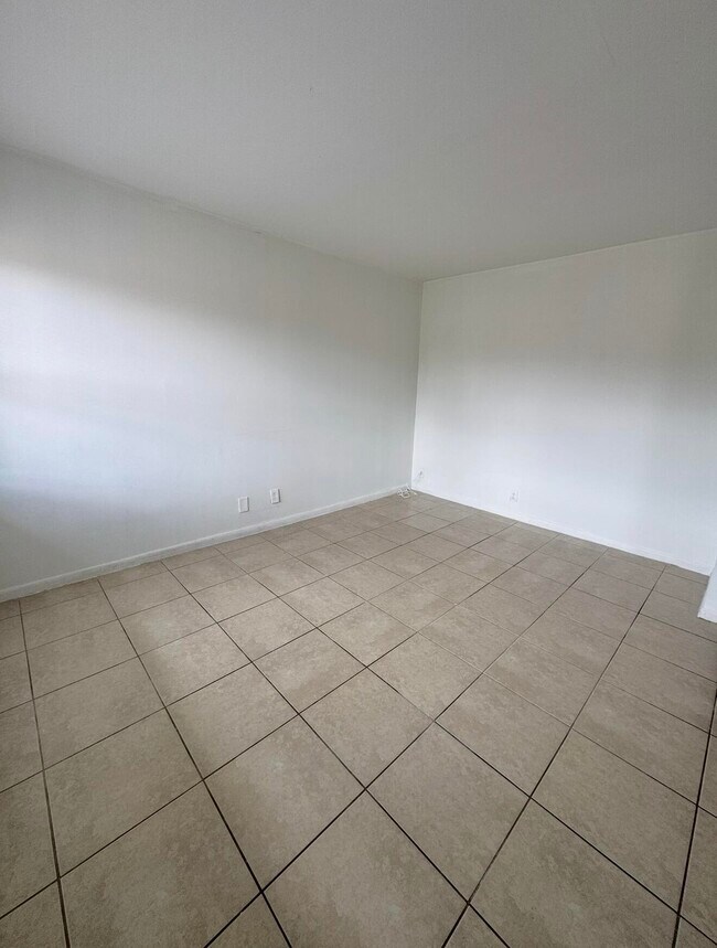 Foto del edificio - 101 NE 41st St