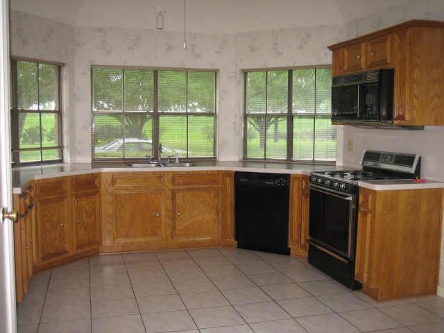 Foto del edificio - 2919 Great Lakes Ave