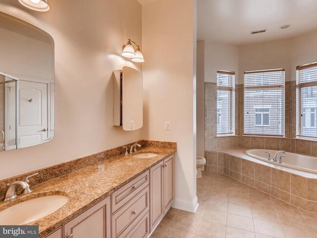 Building Photo - 1031 Pier Pointe Lndg