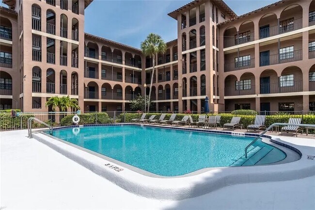 Foto del edificio - 6100 Gulfport Blvd S