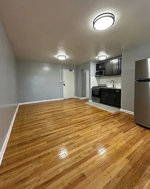 Foto del edificio - 138 E 7th St