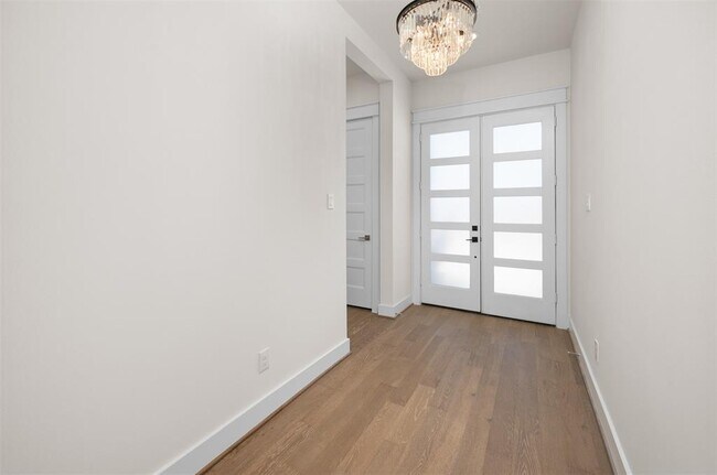 Foto del edificio - 10431 Ashland Way Dr