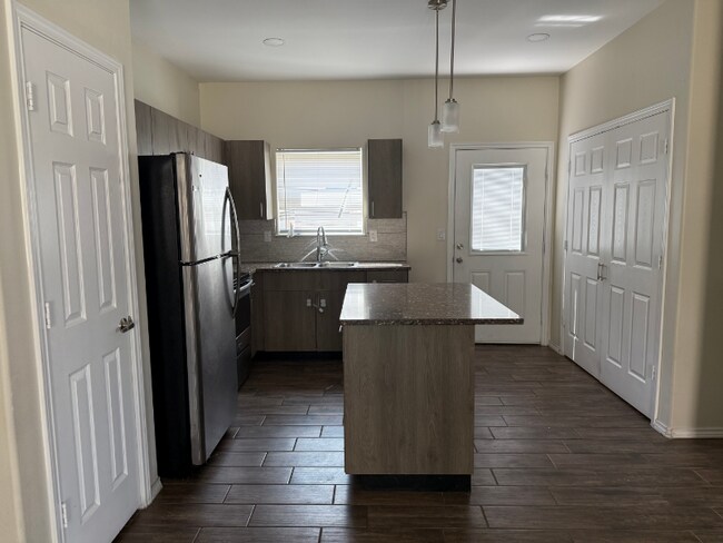 Building Photo - 1610 W Broome St