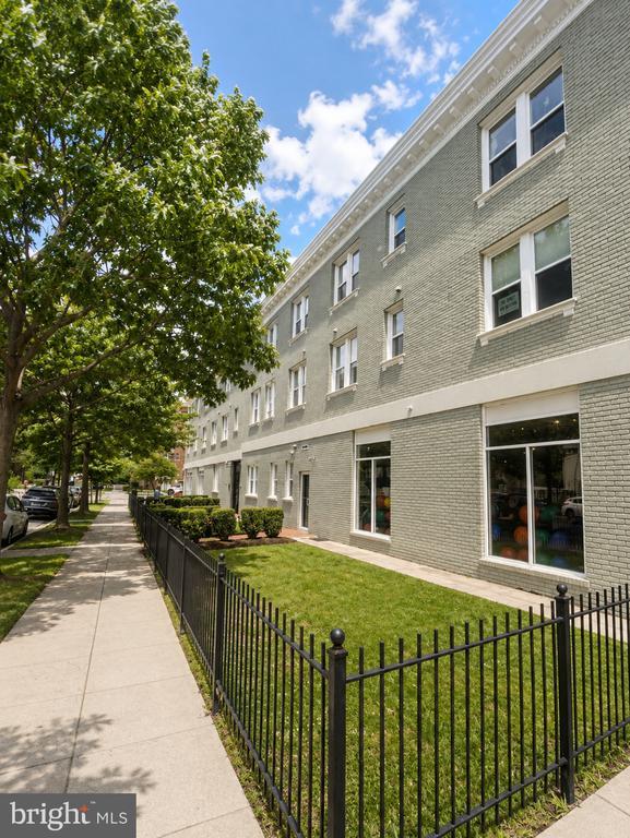 Building Photo - 1352 Longfellow St NW