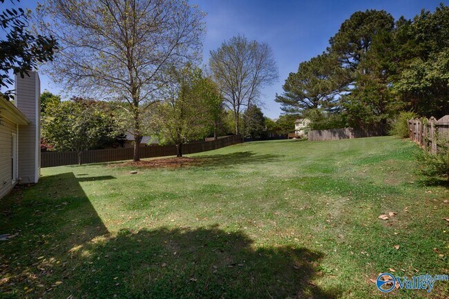 Foto del edificio - 722 Highland Dr