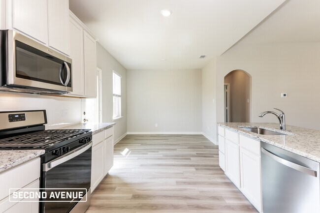 Foto del edificio - 2020 Jeanine Dr