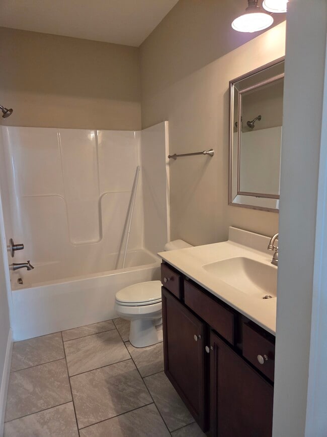 Building Photo - 3909 Granada Dr