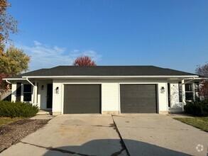 Building Photo - 834 Nicholas Ct