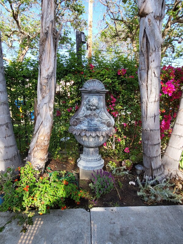 Foto del edificio - 829 N Formosa Ave