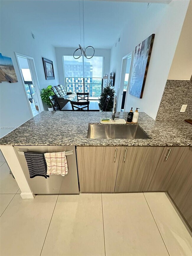 Foto del edificio - 5350 NW 84th Ave