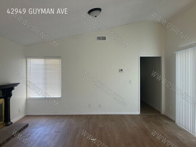 Foto del edificio - 42949 Guyman Ave