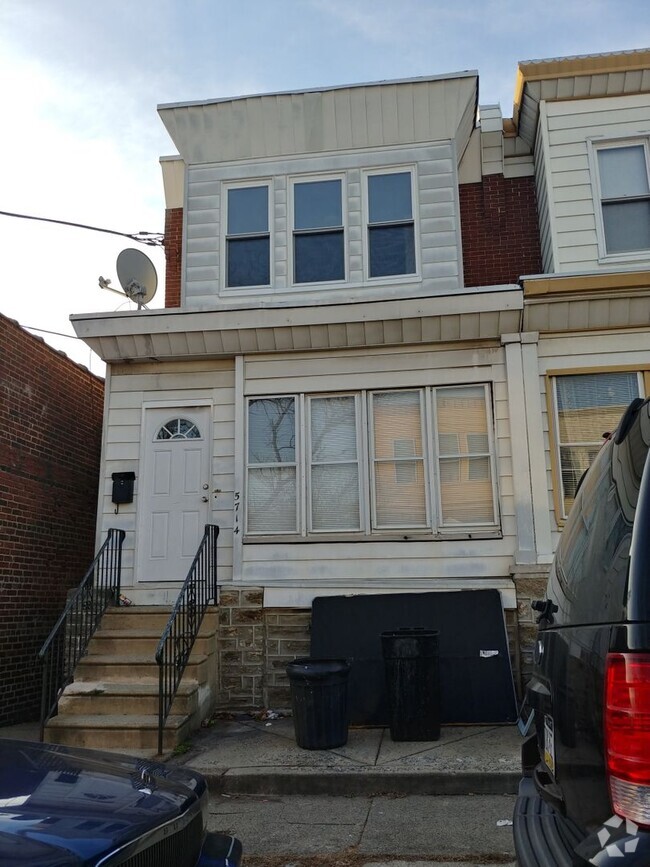 Building Photo - 5714 N Lawrence St