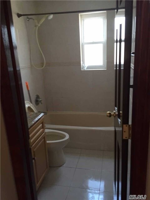 Foto del edificio - 150-53-150-58 58th Rd