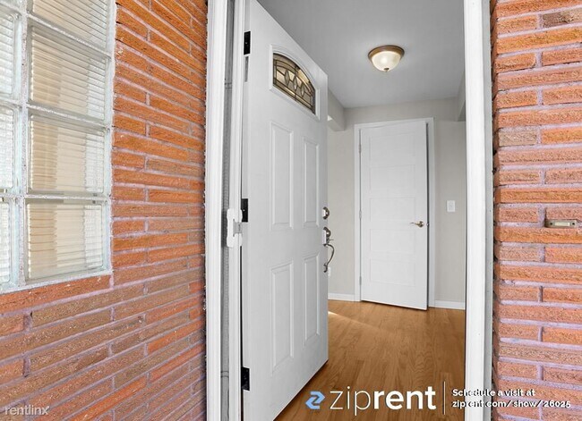 Building Photo - 4 br, 2 bath House - 11027 Auburn Ave S, S...