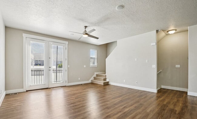 Building Photo - Your Next Home Awaits!