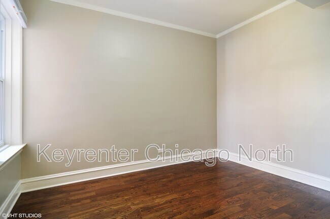 Building Photo - 4945 N Seeley Ave