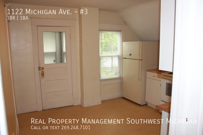 Building Photo - Large one bedroom near Kiwanis Park in St....