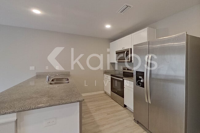 Foto del edificio - 253 Monarch Ln