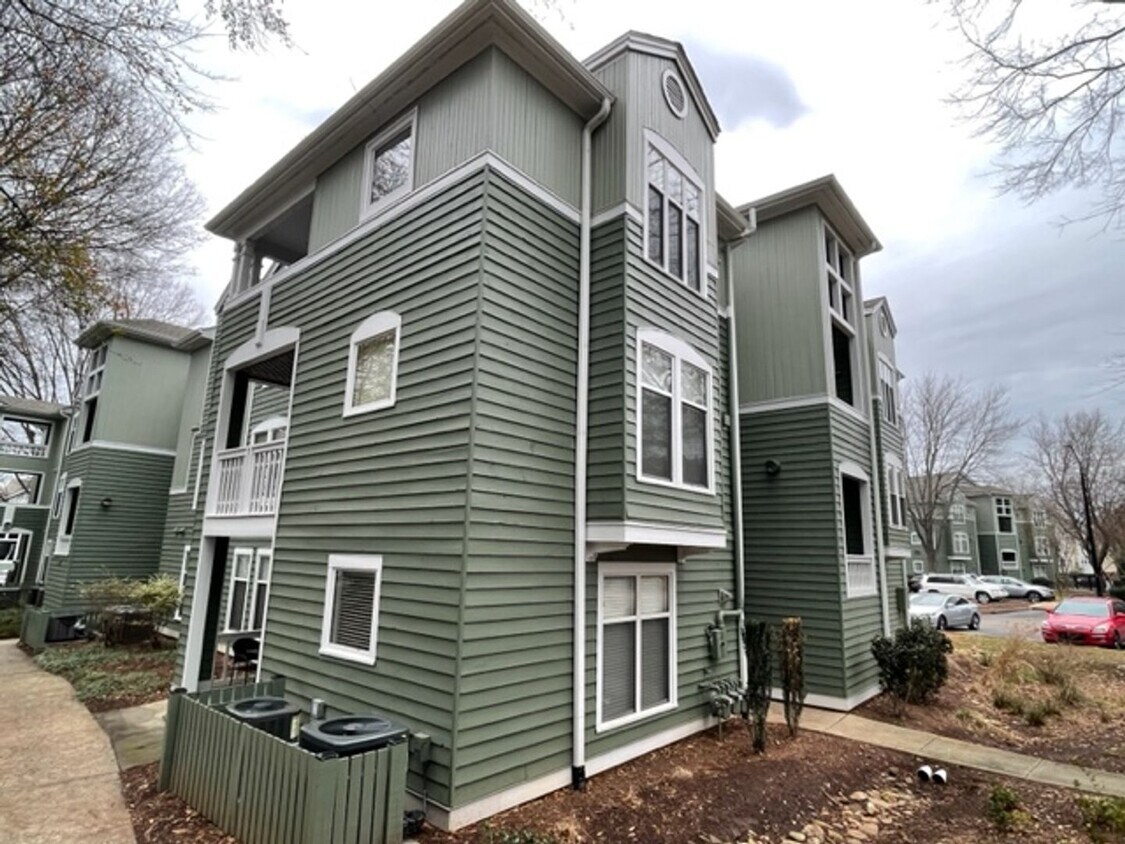 Primary Photo - Parkridge Lane - ITB Condo Available for P...
