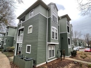 Building Photo - 1221 Westview Ln