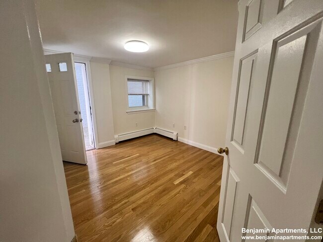 Foto del edificio - 1529 Beacon St