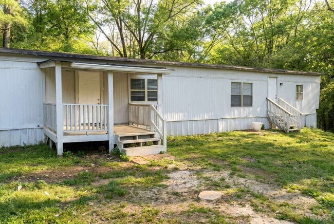 Building Photo - 122 Collins Rd