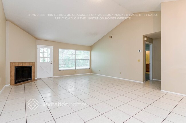 Foto del edificio - 6608 Whirlaway Cir