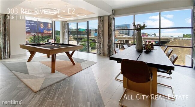 Building Photo - 303 Red River St