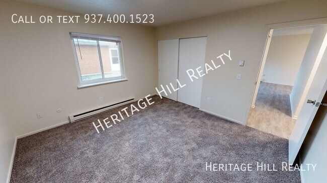 Building Photo - Renovated 2 Bedroom, 1 Bath Ranch Apartmen...