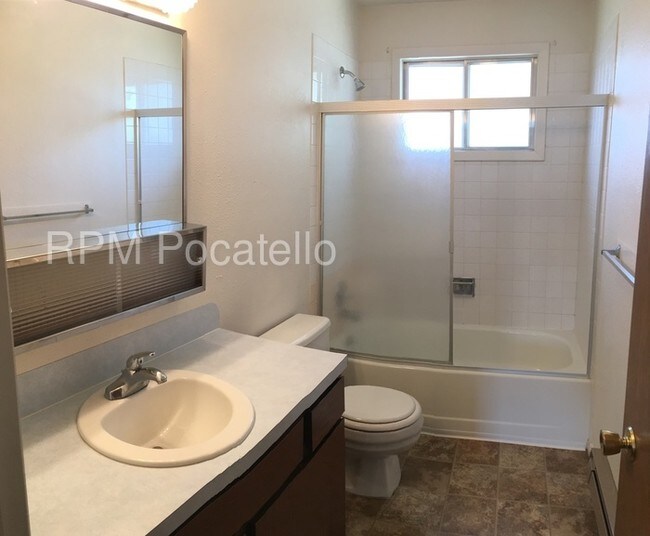 Foto del edificio - 340 W Cedar St