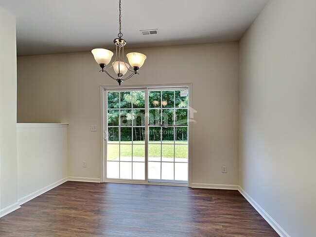 Building Photo - 4095 Shadetree Dr