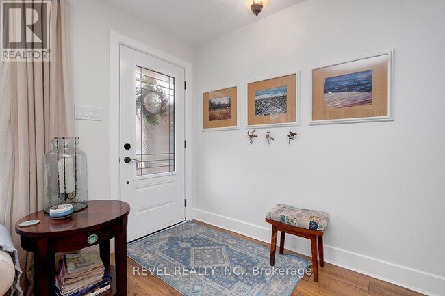 Photo du bâtiment - 306 Ferndale Ave