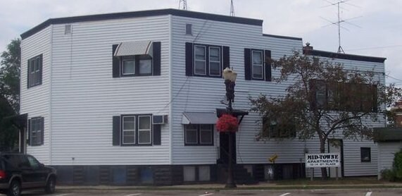 Building Photo - 10-15 8th Pl