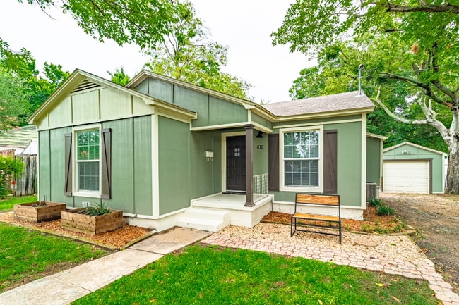 Photo - 1201 W Alan Ave House