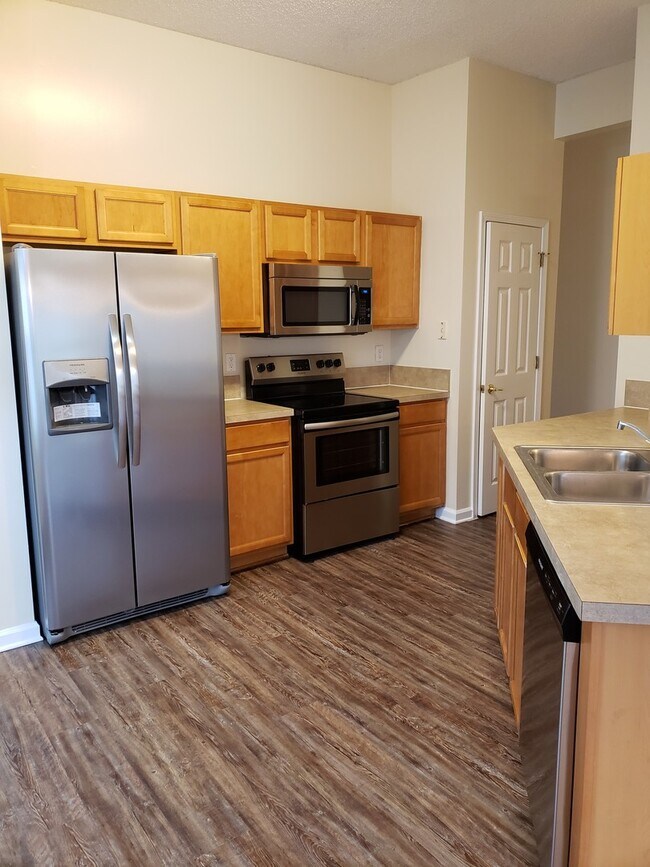 Foto del edificio - $1795 - 3/2/2 - Silver Creek - Lake Asbury