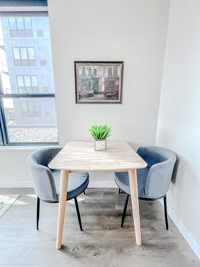 Foto del edificio - 1400 E Walnut St