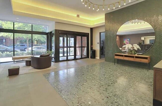 Foto del edificio - 1425 Hudson St