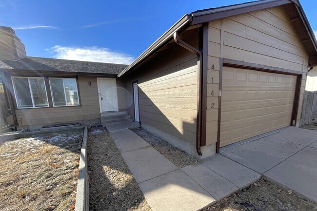 Building Photo - 4142 S Laredo Way