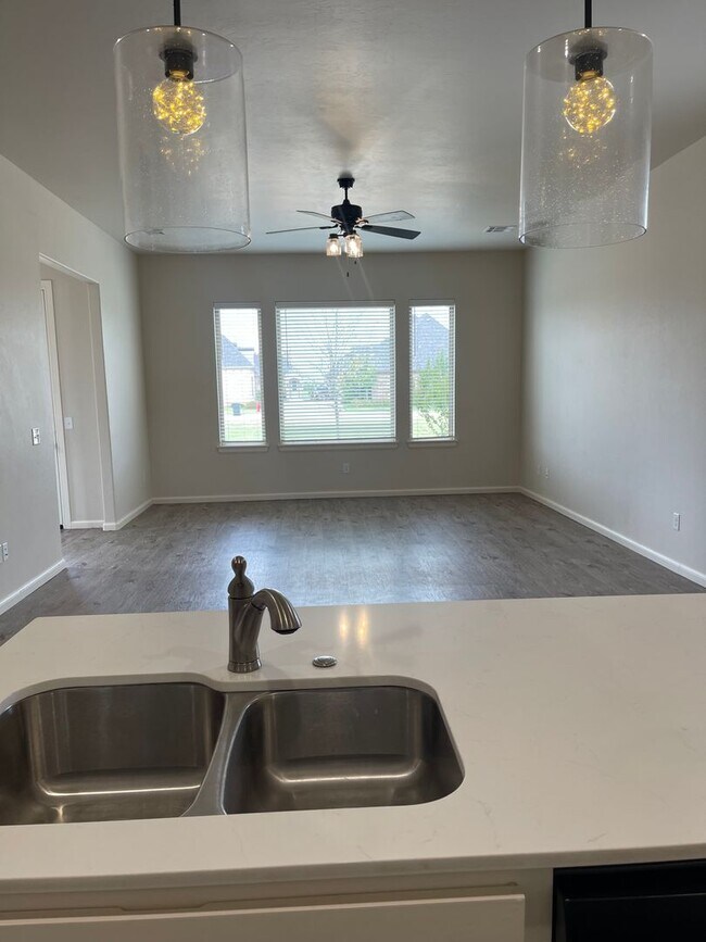 Building Photo - 3325 Enclave Pl