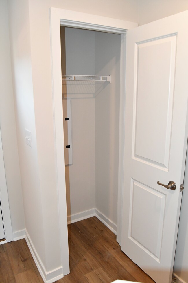 Foto del edificio - 725 Peony Ln