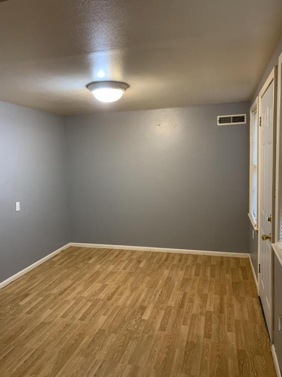 Foto del edificio - 2943 W B St