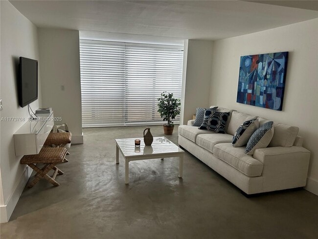 Foto del edificio - 250 Galen Dr