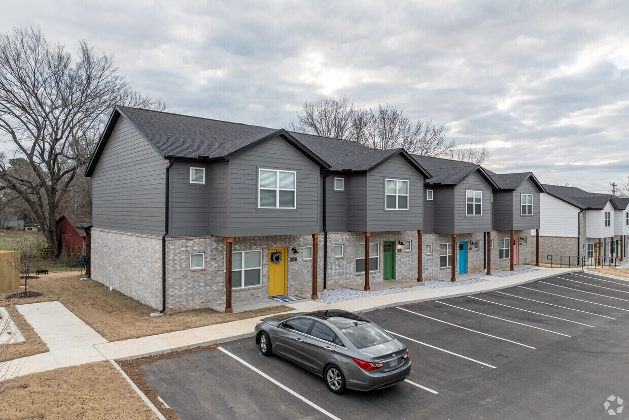 Primary Photo - Wedington Heights