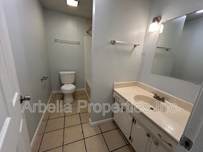 Building Photo - 103 Angeline Dr