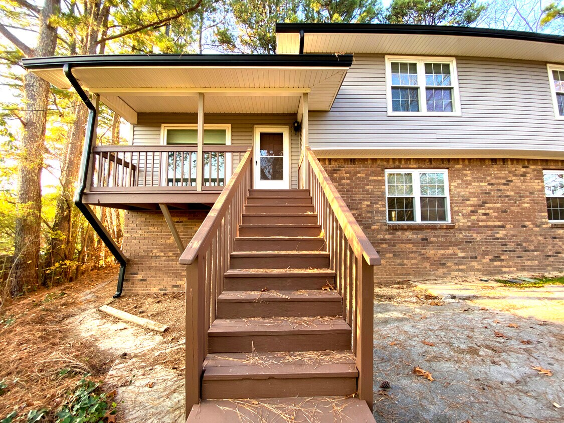 Primary Photo - 739 Germantown Cir