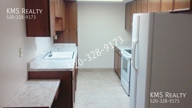 Foto del edificio - 9159 E Broadway Blvd